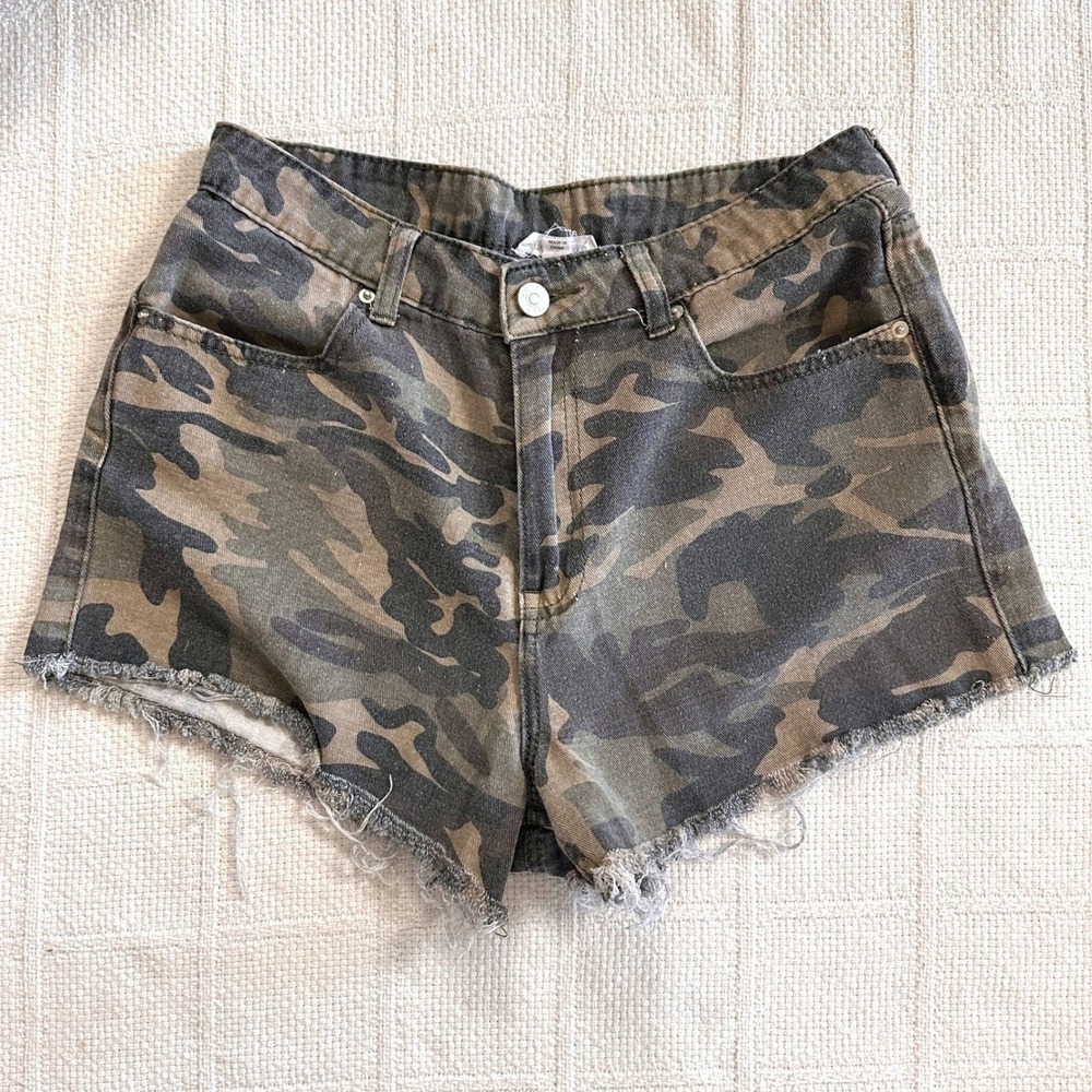 Camo Cut Off Shorts High Waisted Raw Hem Denim Cutoffs Small Grunge Streetwear